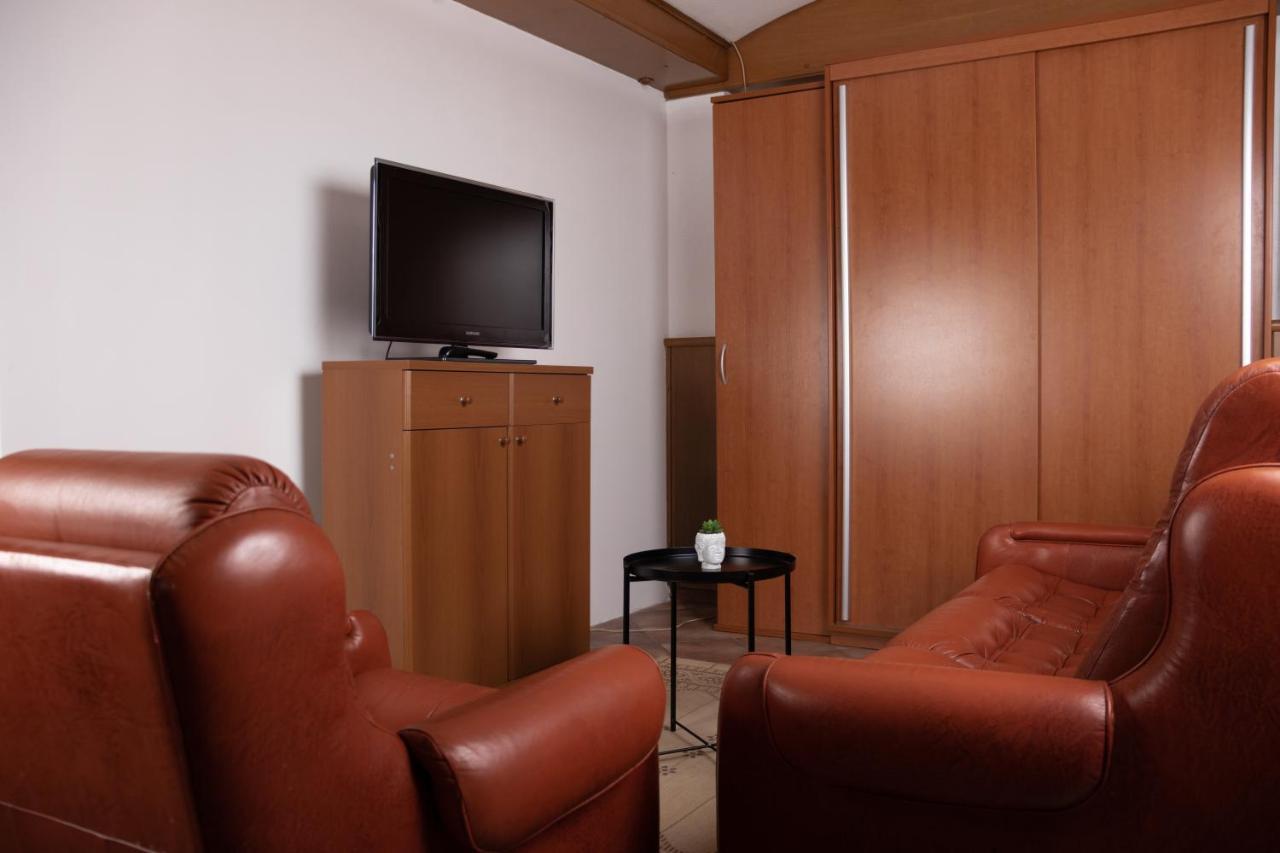 Apartma-Studio Ajdna Zirovnica Kültér fotó