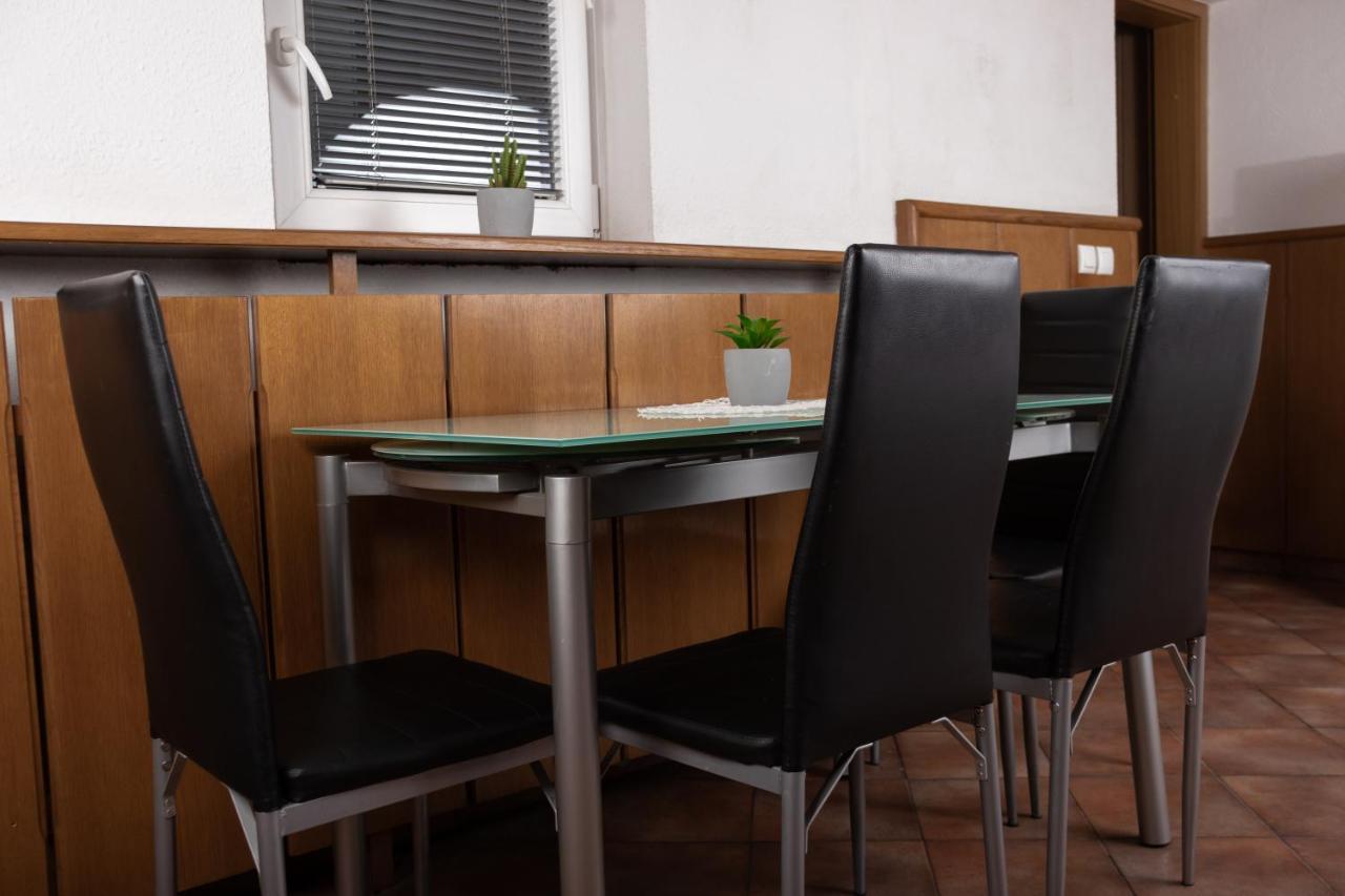 Apartma-Studio Ajdna Zirovnica Kültér fotó